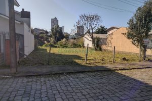 Terreno com 360m², no bairro Desvio Rizzo em Caxias do Sul para Alugar ou Comprar