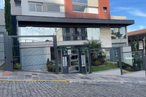Apto Mobiliado com 85m², 2 dormitórios, 2 vagas, no bairro Panazzolo em Caxias do Sul para Comprar