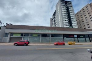 Loja com 740m², no bairro Villagio Iguatemi em Caxias do Sul para Alugar