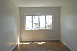 Apartamento com 70m², 2 dormitórios, no bairro São Pelegrino em Caxias do Sul para Comprar