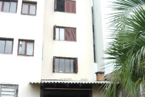 Predio com 99m², 3 dormitórios, 1 vaga, no bairro Pio X em Caxias do Sul para Comprar