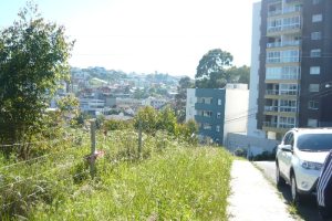 Terreno com 472m², no bairro Cinqüentenário em Caxias do Sul para Comprar