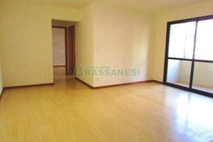 Apartamento com 76m², 2 dormitórios, 2 vagas, no bairro Centro em Caxias do Sul para Comprar