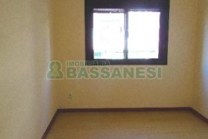 Apartamento com 76m², 2 dormitórios, 2 vagas, no bairro Centro em Caxias do Sul para Comprar