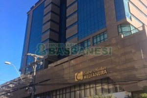 Sala com 120m², 2 vagas, no bairro Madureira em Caxias do Sul para Comprar