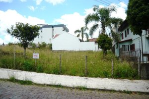 Terreno, no bairro Cinqüentenário em Caxias do Sul para Comprar