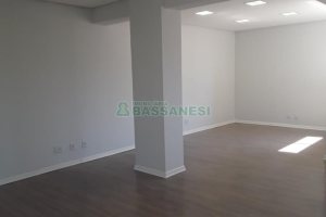 Sala com 42m², no bairro Centro em Caxias do Sul para Comprar