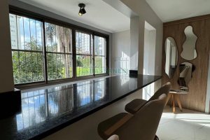 Apto Mobiliado com 54m², 2 dormitórios, 1 vaga, no bairro Centro em Caxias do Sul para Alugar