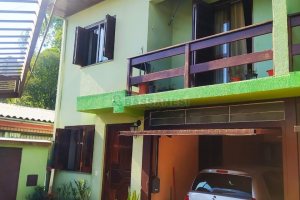 Sobrado com 104m², 3 dormitórios, no bairro Charqueadas em Caxias do Sul para Comprar