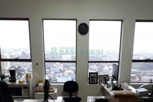 Sala com 45m², no bairro Rio Branco em Caxias do Sul para Comprar