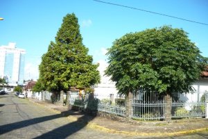 Casa com 250m², 3 dormitórios, 1 vaga, no bairro Panazzolo em Caxias do Sul para Comprar