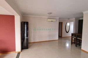 Apartamento com 108m², 3 dormitórios, 2 vagas, no bairro São Pelegrino em Caxias do Sul para Comprar