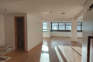 Sala com 53m², 1 vaga, no bairro São Pelegrino em Caxias do Sul para Comprar