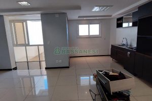 Sobrado com 232m², 3 dormitórios, 2 vagas, no bairro Colina Sorriso em Caxias do Sul para Comprar