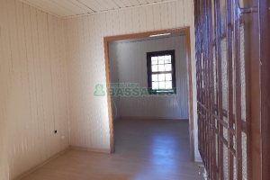 Casa com 70m², 2 dormitórios, 1 vaga, no bairro Panazzolo em Caxias do Sul para Alugar