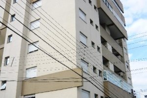 Apartamento com 68m², 2 dormitórios, 1 vaga, no bairro Charqueadas em Caxias do Sul para Comprar
