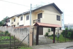 Sobrado com 86m², 3 dormitórios, 1 vaga, no bairro Cidade Nova em Caxias do Sul para Comprar