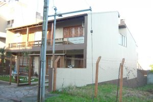 Casa com 599m², 4 dormitórios, 4 vagas, no bairro Santa Catarina em Caxias do Sul para Comprar