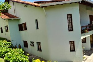 Casa com 350m², 4 dormitórios, 2 vagas, no bairro Desvio Rizzo em Caxias do Sul para Comprar