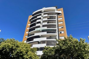 Apartamento com 78m², 2 dormitórios, 1 vaga, no bairro Centro em Caxias do Sul para Comprar