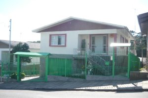 Casa com 234m², 3 dormitórios, 3 vagas, no bairro Serrano em Caxias do Sul para Comprar