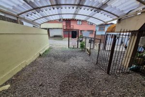 Casa com 80m², 3 dormitórios, 1 vaga, no bairro Universitário em Caxias do Sul para Alugar
