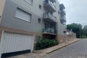 Apartamento com 84m², 2 dormitórios, 2 vagas, no bairro Madureira em Caxias do Sul para Alugar