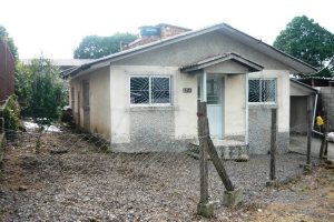 Casa com 106m², 3 dormitórios, 1 vaga, no bairro Planalto em Caxias do Sul para Comprar