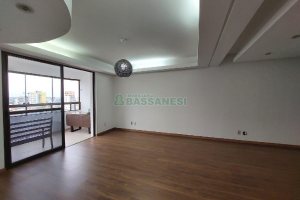 Apartamento com 100m², 2 dormitórios, 1 vaga, no bairro Madureira em Caxias do Sul para Comprar