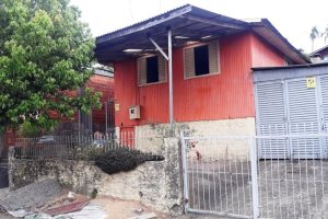 Casa com 29m², 2 dormitórios, 1 vaga, no bairro Diamantino em Caxias do Sul para Comprar