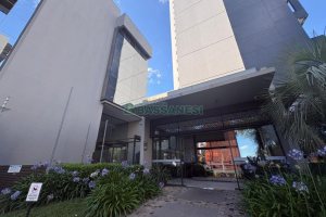 Sala com 270m², 4 vagas, no bairro Panazzolo em Caxias do Sul para Alugar ou Comprar