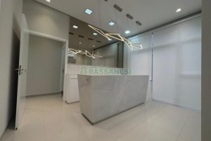 Sala com 270m², 4 vagas, no bairro Panazzolo em Caxias do Sul para Alugar ou Comprar