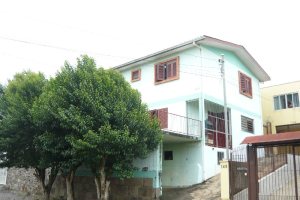 Casa com 136m², 4 dormitórios, 1 vaga, no bairro Santa Catarina em Caxias do Sul para Comprar