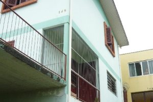 Casa com 136m², 4 dormitórios, 1 vaga, no bairro Santa Catarina em Caxias do Sul para Comprar
