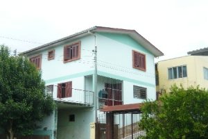 Casa com 136m², 4 dormitórios, 1 vaga, no bairro Santa Catarina em Caxias do Sul para Comprar