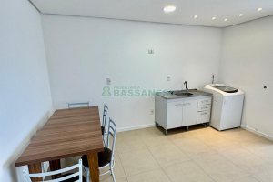 Kitinete com 32m², 1 dormitório, no bairro Petrópolis em Caxias do Sul para Alugar