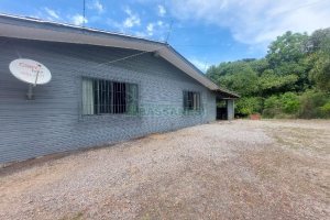 Casa com 73m², 3 dormitórios, 3 vagas, no bairro 9 Legua em Caxias do Sul para Comprar