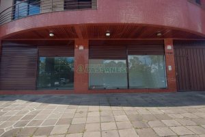 Loja com 330m², no bairro Cinqüentenário em Caxias do Sul para Alugar ou Comprar