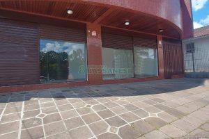 Loja com 330m², no bairro Cinqüentenário em Caxias do Sul para Alugar ou Comprar