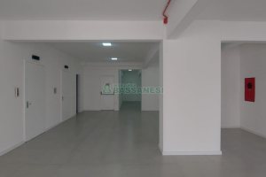 Sala com 450m², no bairro Centro em Caxias do Sul para Alugar