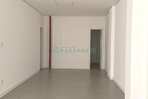 Sala com 161m², 1 vaga, no bairro Pio X em Caxias do Sul para Alugar