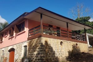 Chácara com 250m², 3 dormitórios, no bairro Conceição em Caxias do Sul para Comprar