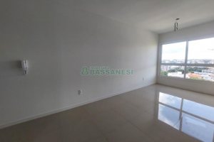 Apartamento com 72m², 3 dormitórios, 1 vaga, no bairro Madureira em Caxias do Sul para Comprar
