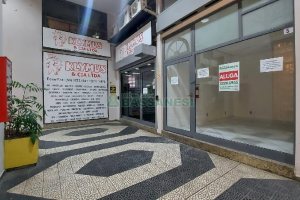 Loja com 32m², no bairro São Pelegrino em Caxias do Sul para Alugar