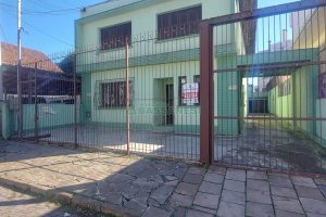 Casa com 600m², 6 dormitórios, 2 vagas, no bairro Pio X em Caxias do Sul para Alugar