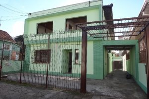 Casa com 600m², 6 dormitórios, 2 vagas, no bairro Pio X em Caxias do Sul para Alugar