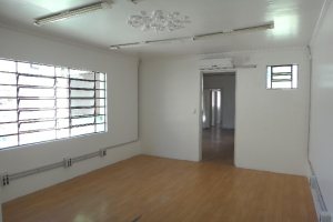 Casa com 600m², 6 dormitórios, 2 vagas, no bairro Pio X em Caxias do Sul para Alugar