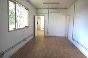 Casa com 600m², 6 dormitórios, 2 vagas, no bairro Pio X em Caxias do Sul para Alugar
