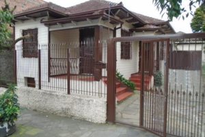 Casa com 100m², 3 dormitórios, 2 vagas, no bairro Bela Vista em Caxias do Sul para Comprar