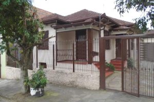 Casa com 100m², 3 dormitórios, 2 vagas, no bairro Bela Vista em Caxias do Sul para Comprar